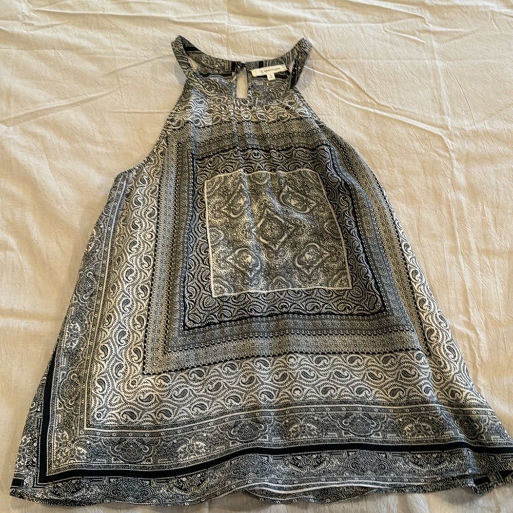 Hawthorn tank in size small